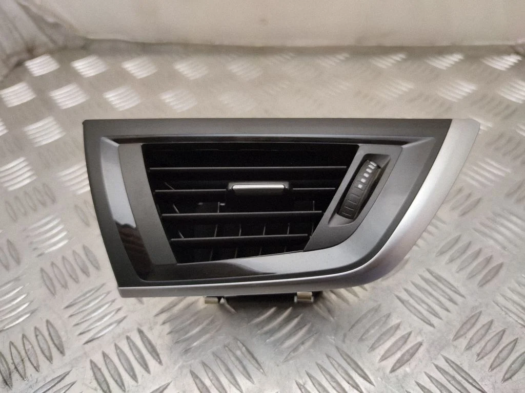Sānu gaisa restītes – BMW 1. sērija F20 F21 (2011-2019)