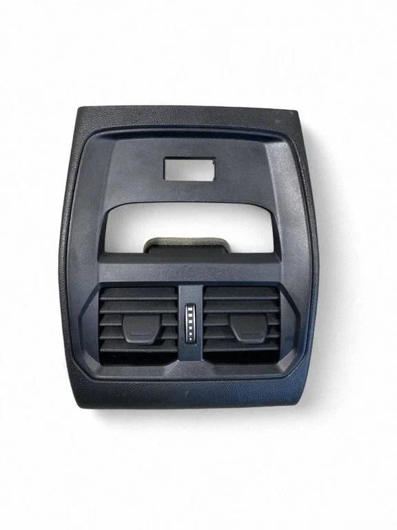 Tagumine õhutusrest – BMW i4 (2021-)
