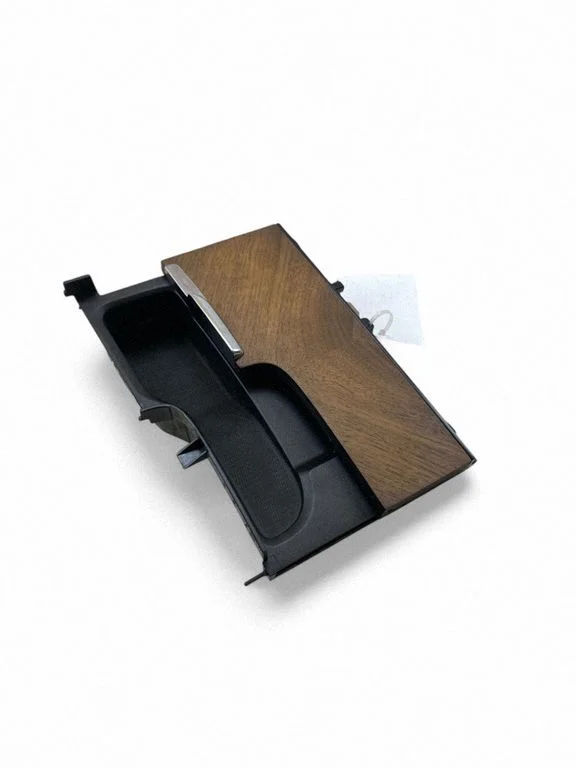 Ashtray (front) – Volvo XC90 (2014-)