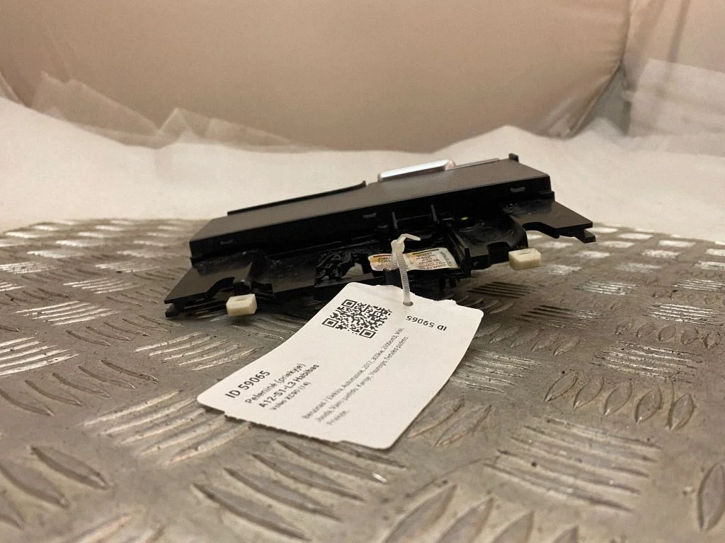 Ashtray (front) – Volvo XC90 (2014-)
