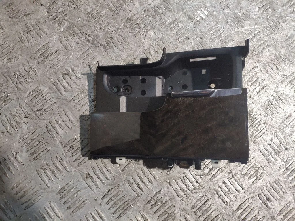 Ashtray (front) 31377379