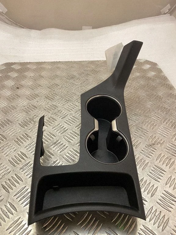 Cup holder front 84670F1000