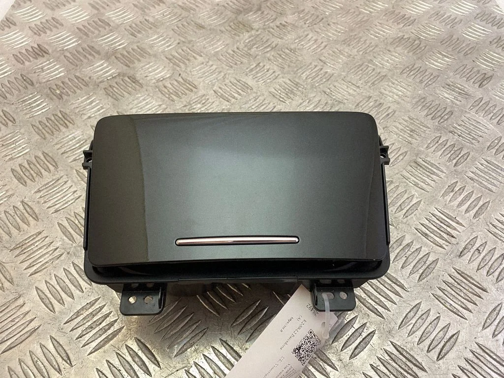 Cup holder front