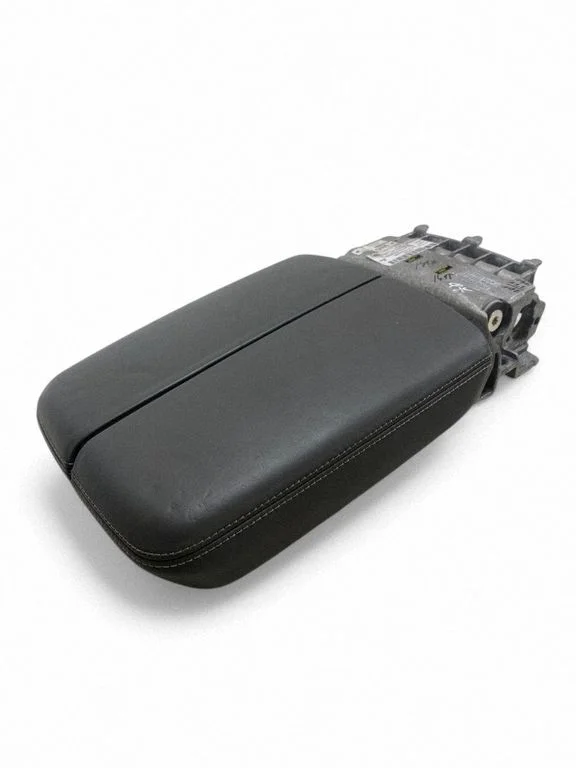 Podłokietnik 4M0864207B