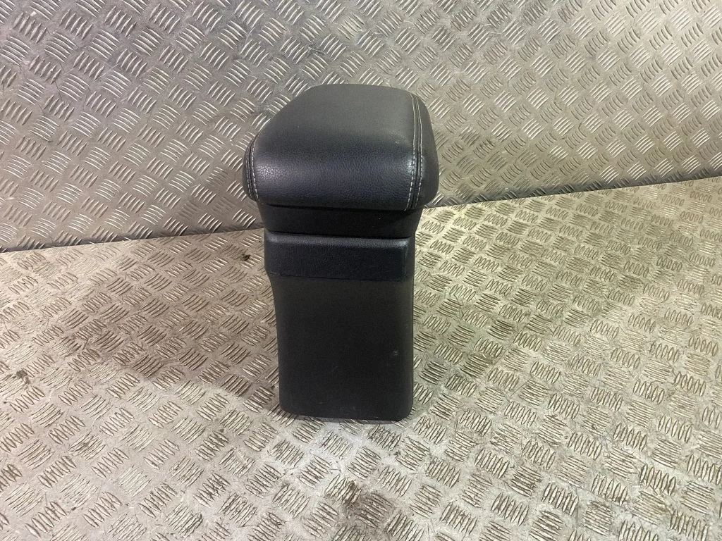 Armrest 8011B156