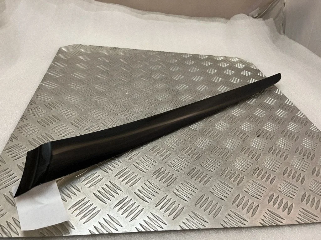 Front door trim bar K194AMCG4B45X