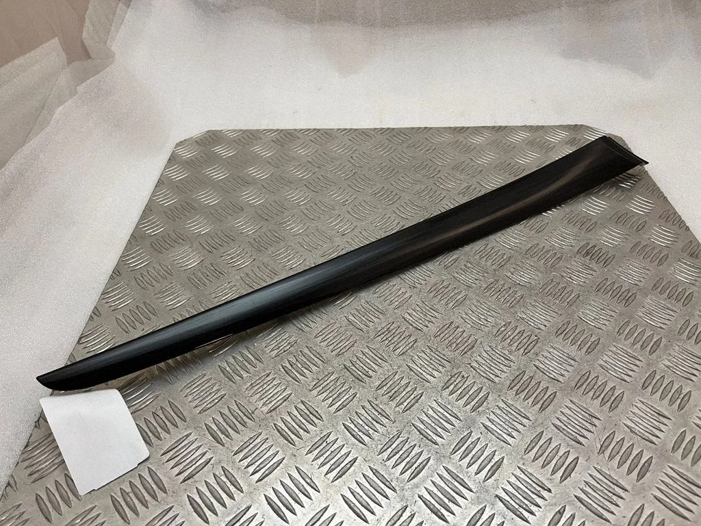 Front door trim bar K204AMCG4B45X