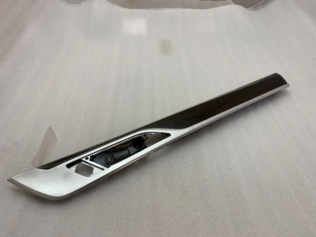 Front door trim bar – BMW 7 Series G11 G12 (2015-2022)