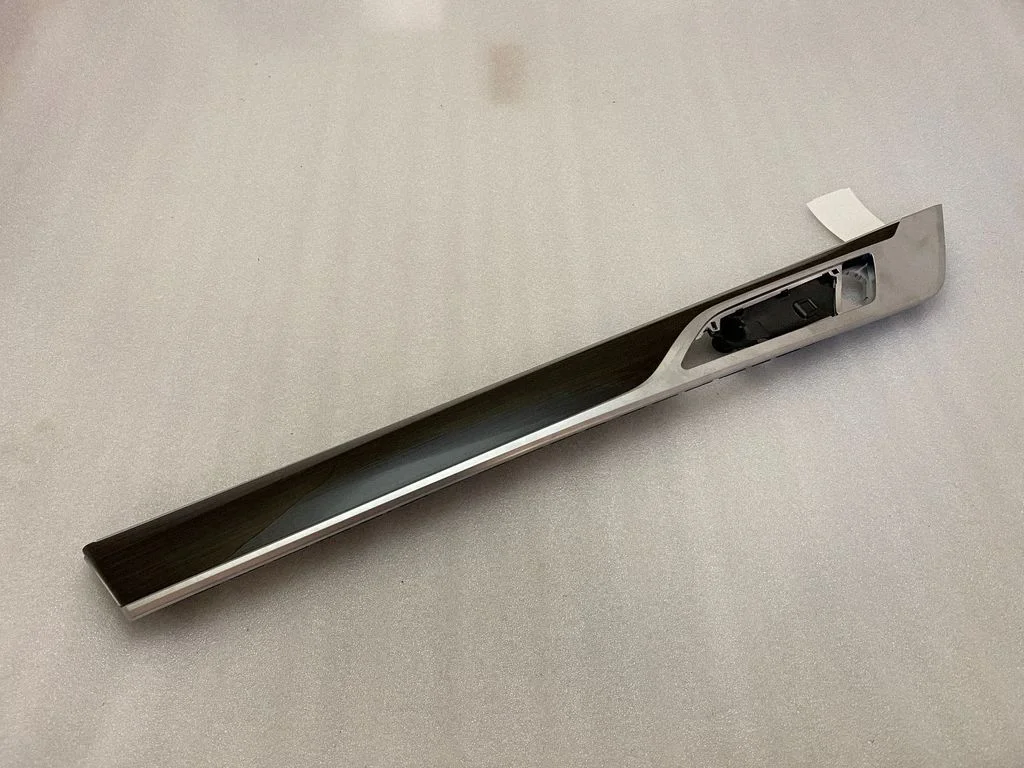 Front door trim bar – BMW 7 Series G11 G12 (2015-2022)