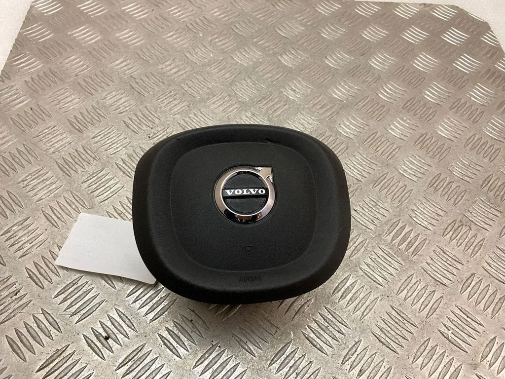 Steering wheel airbag – Volvo XC90 (2014-)
