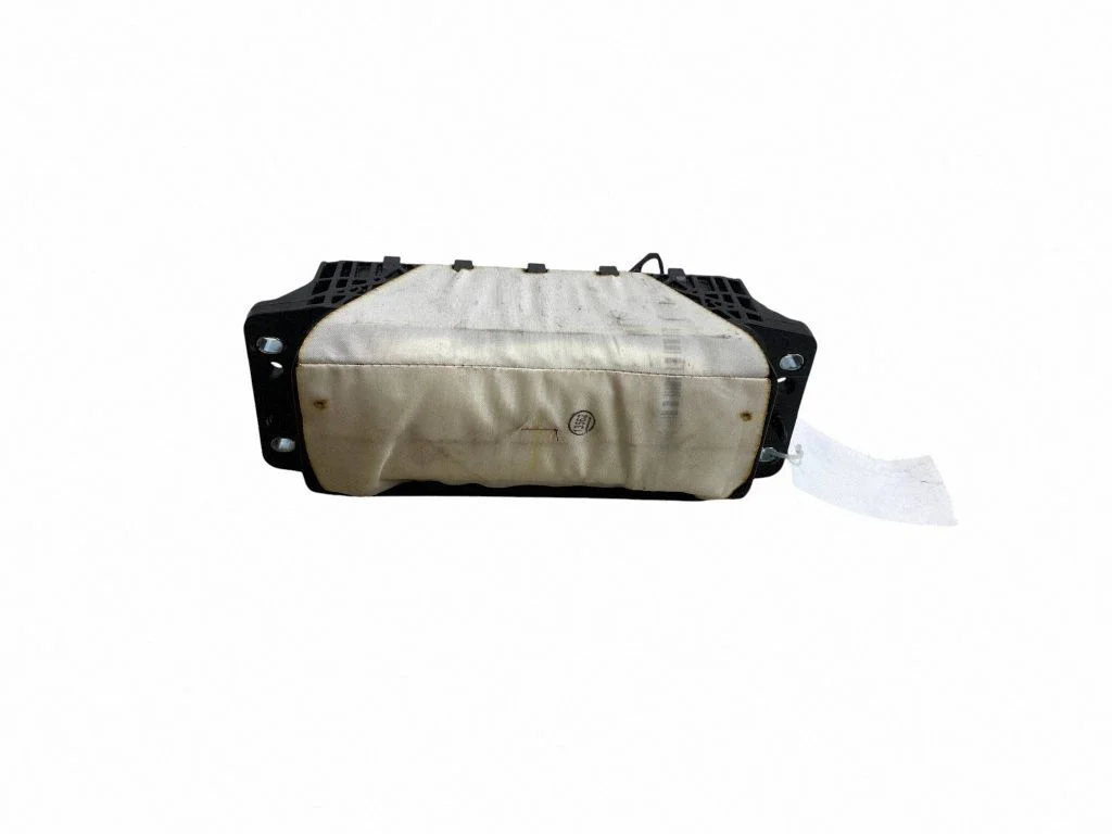 Kõrvalistuja turvapadi 8QA880204