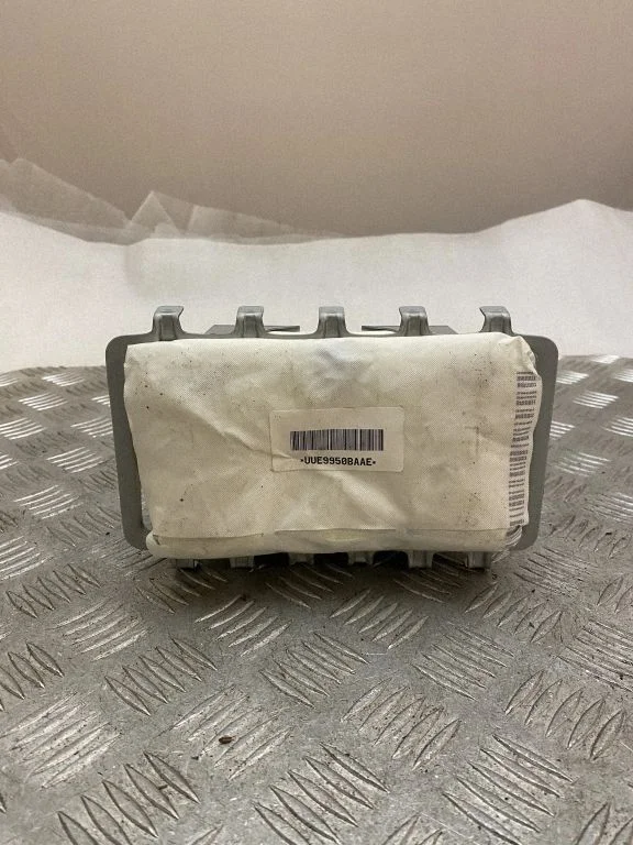 Passenger airbag 7030A311