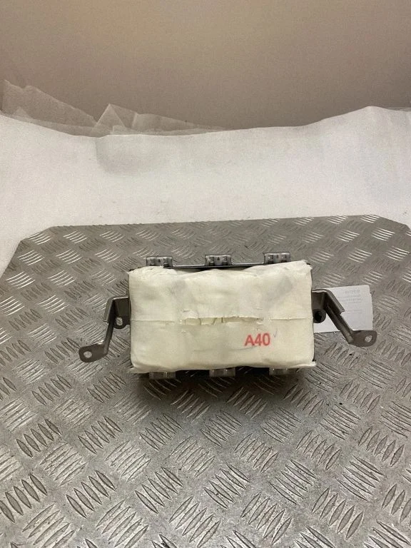 Passenger airbag – Lexus NX (2014-2021)