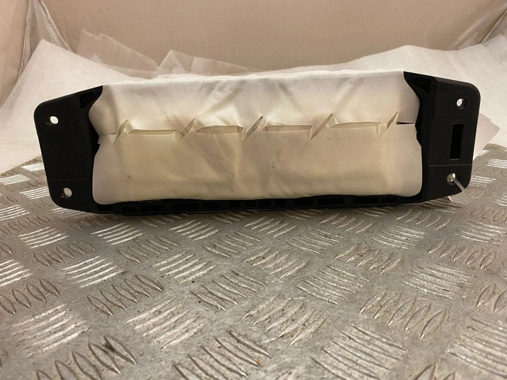 Passenger airbag – Mercedes-Benz GLC-Class C253 (2016-)