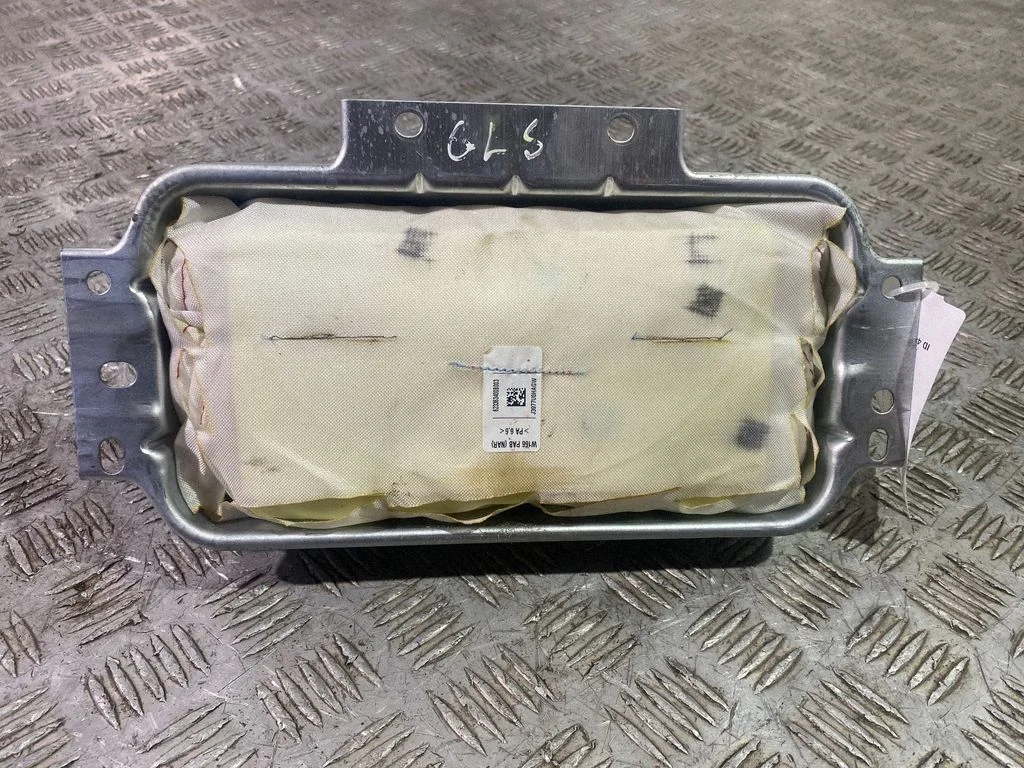 Passenger airbag 1668602402
