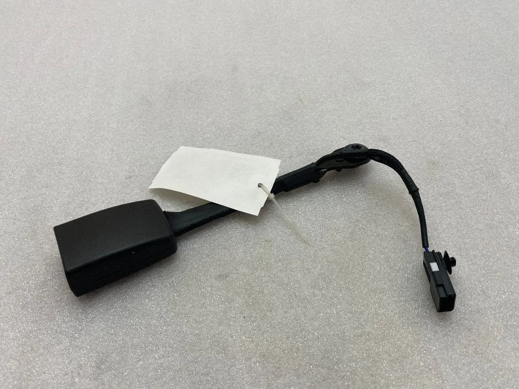 Front seatbelt buckle 9190 – Buick Encore GX I (2019-)