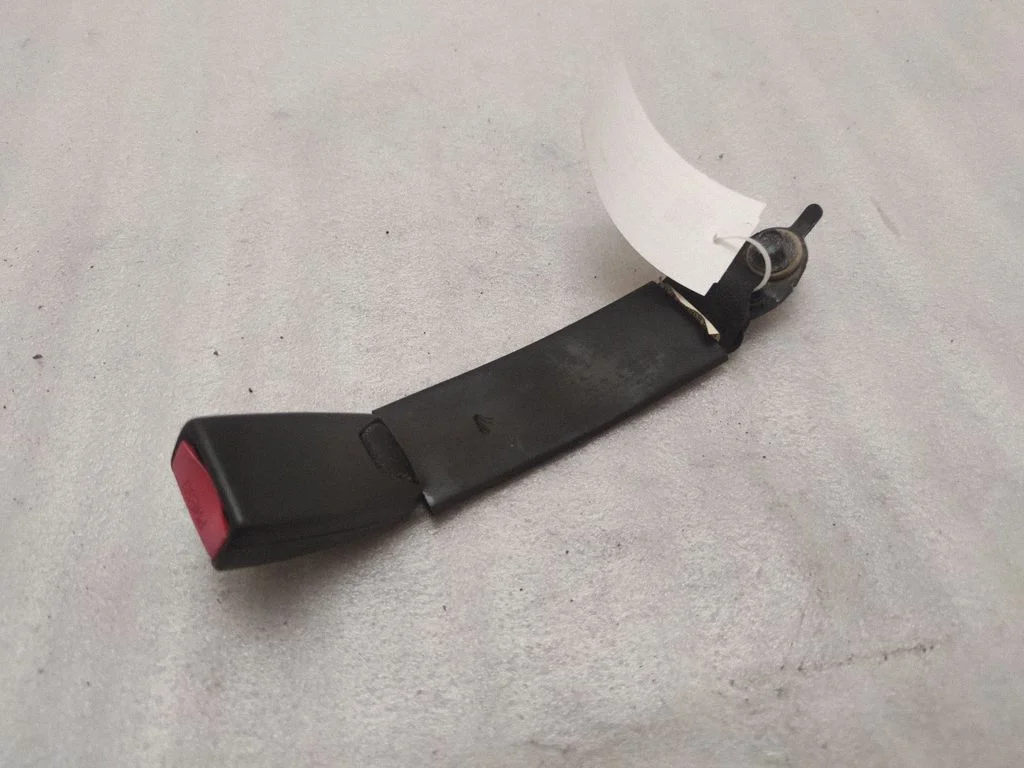 Front seatbelt buckle FR3B6360044ACW