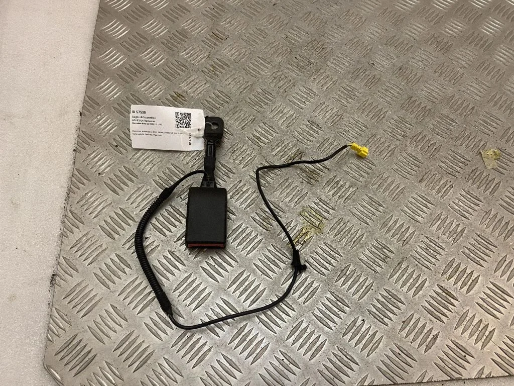 Front seatbelt buckle A1668600169