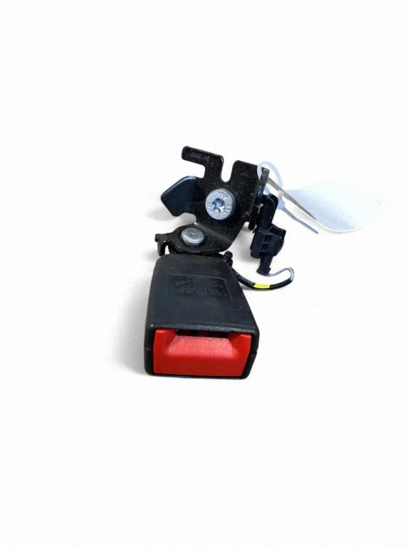 Rear seatbelt buckle – Mercedes-Benz C-Class W205 (2014-2021)