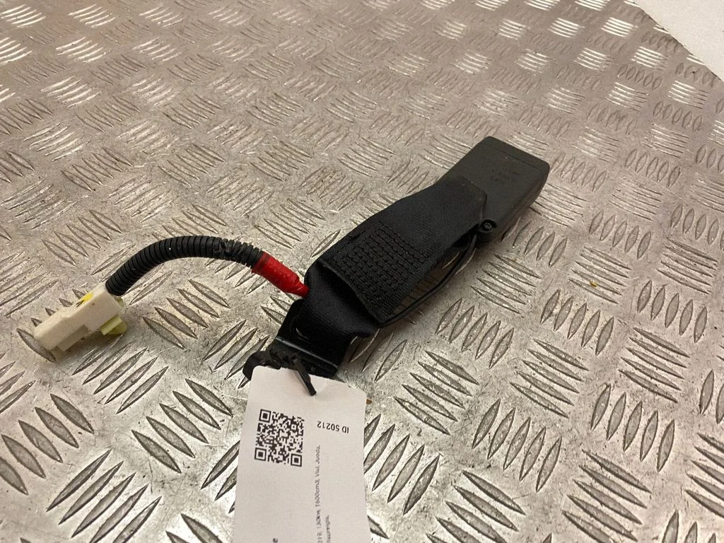 Rear seatbelt buckle 89850F1000