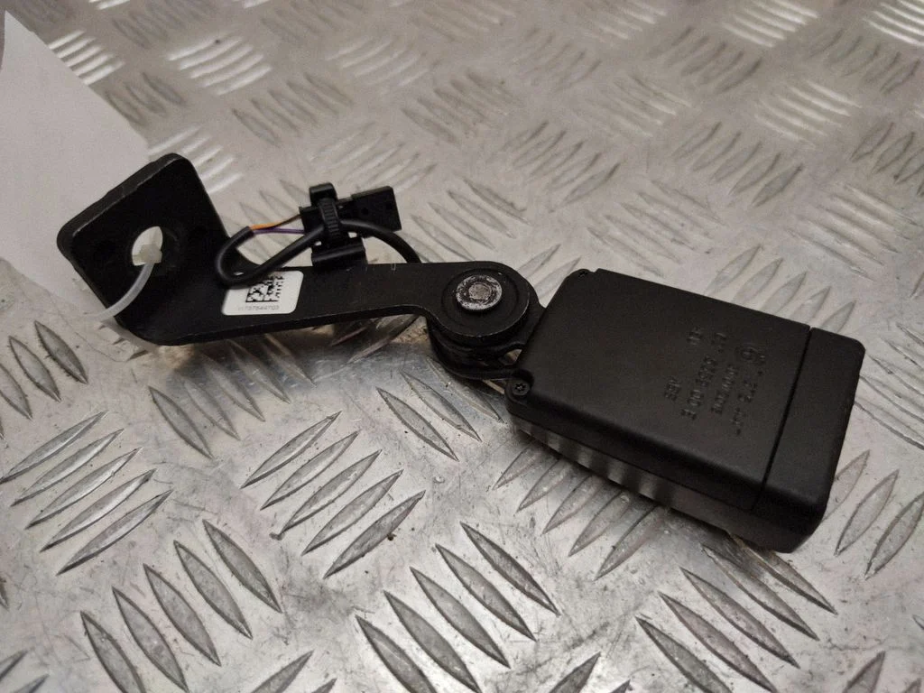 Rear seatbelt buckle – BMW 3 Series F30 F35 F31 (2012-2018)