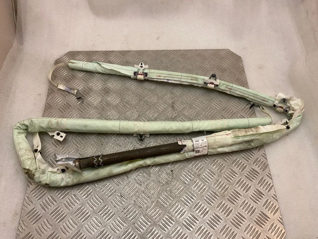 Katuse turvapadi (kardin) 31694106