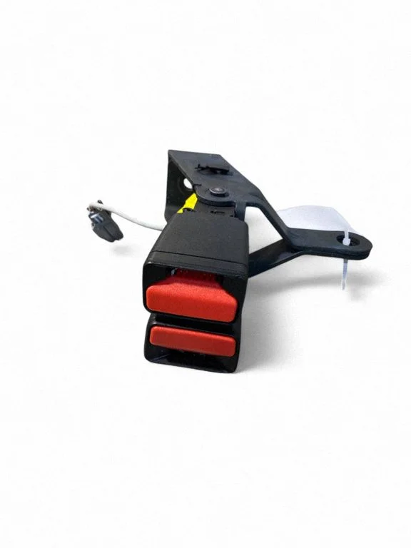 Middle seatbelt buckle (rear) – Volvo XC60 (2017-)