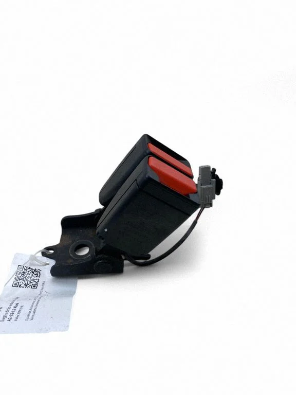 Middle seatbelt buckle (rear) – Volvo XC90 (2014-)