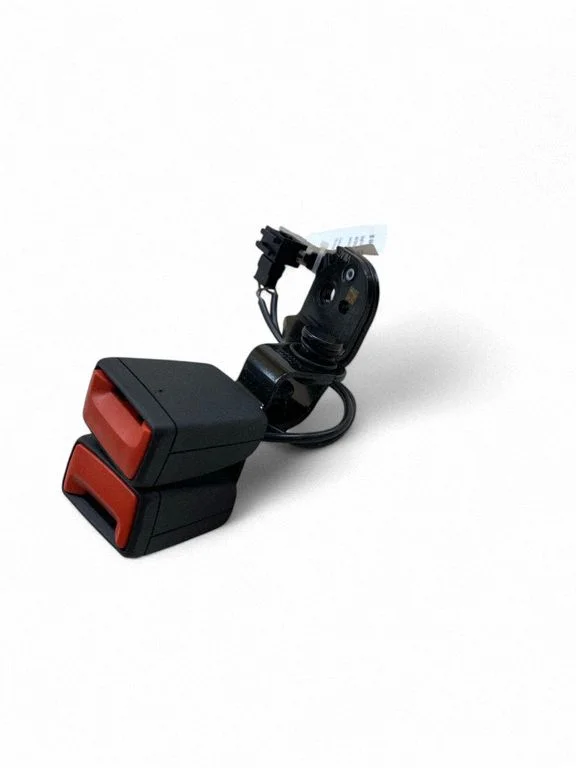 Keskmise turvavöö pannal (tagumine) 4KD857739