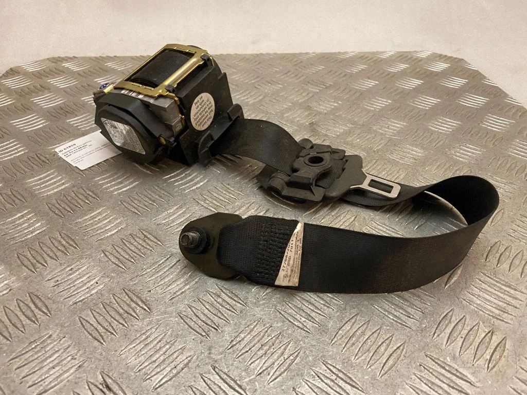 Aizmugurējā drošības josta 8266744