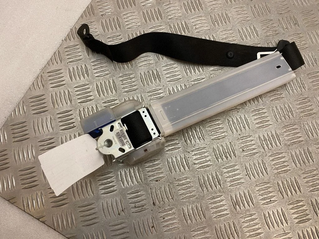 Rear seatbelt A1668600486