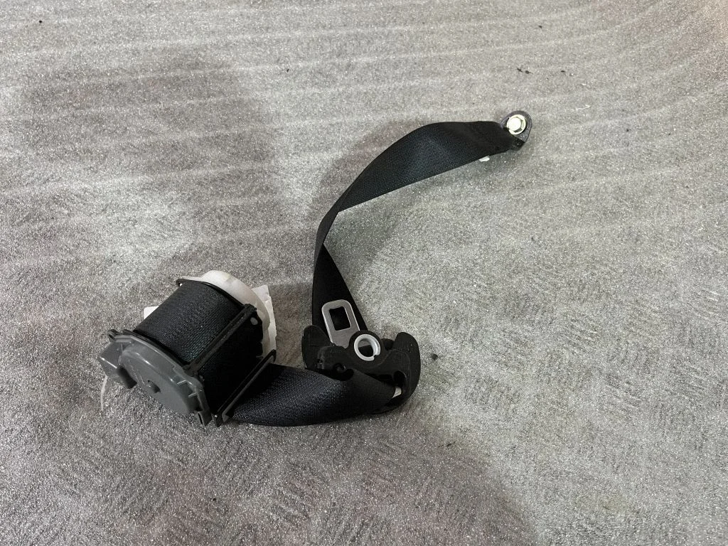 Rear seatbelt 0641143