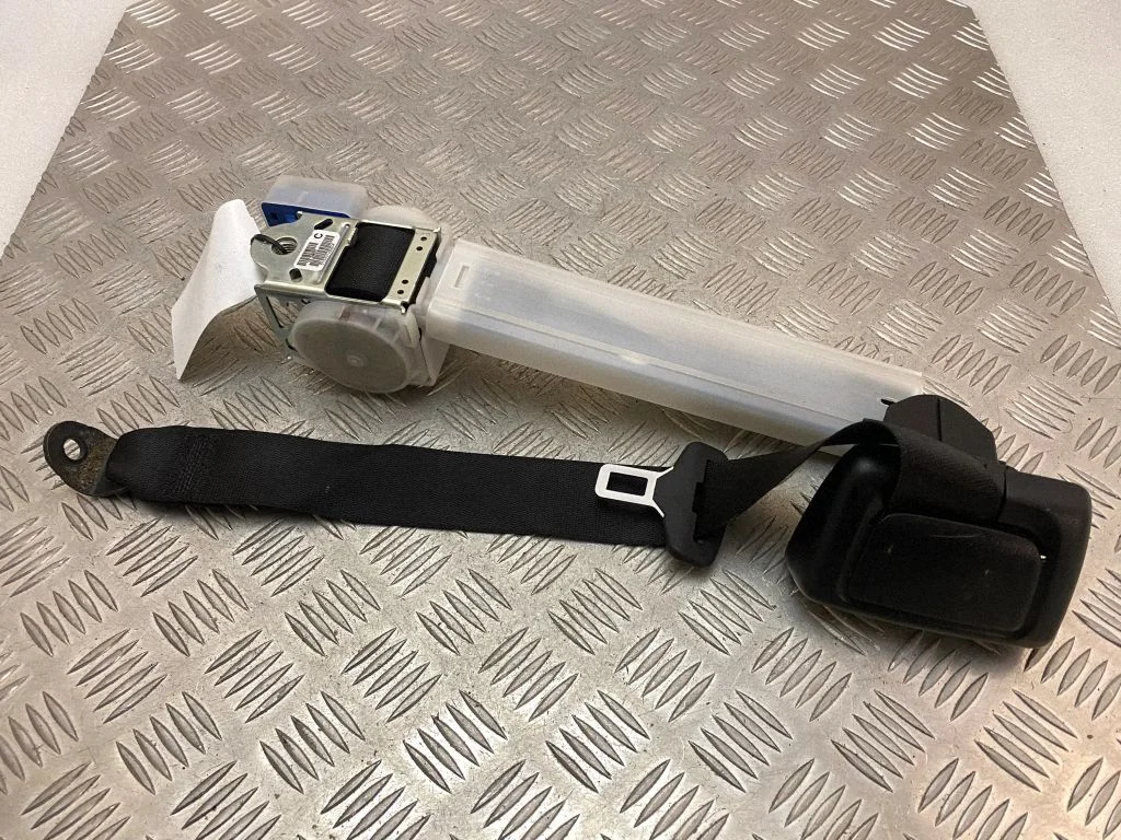 Rear seatbelt A1668600486