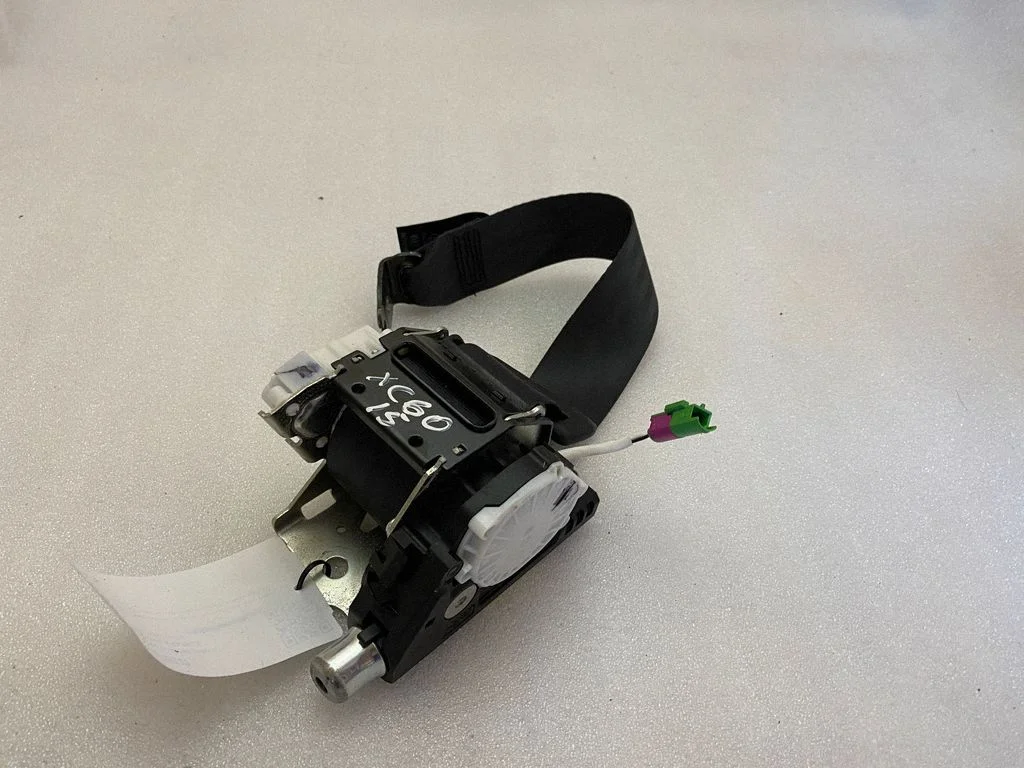 Rear seatbelt 39818864