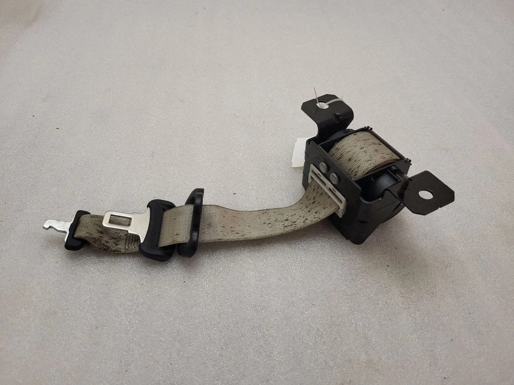 Rear seatbelt P5LA421D2AE