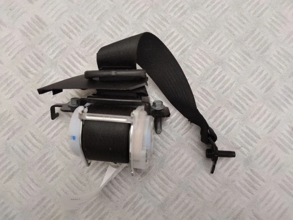 Aizmugurējā drošības josta – Ford Mustang VI (2015-)