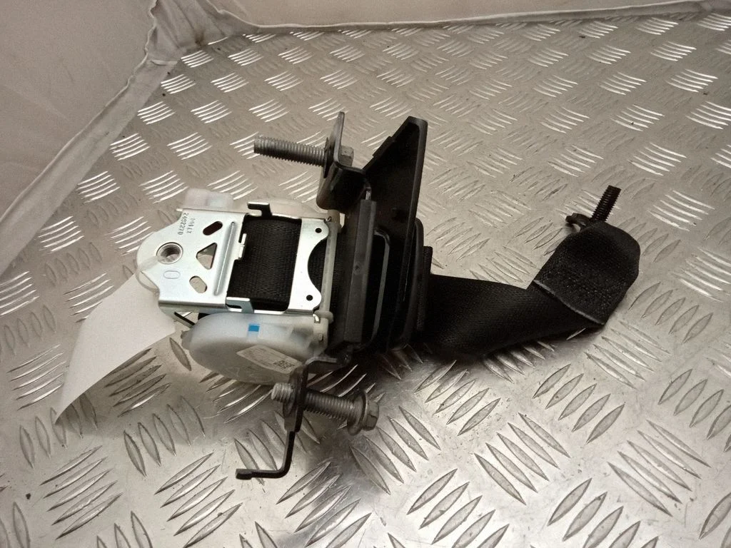Rear seatbelt FR3B63611B69