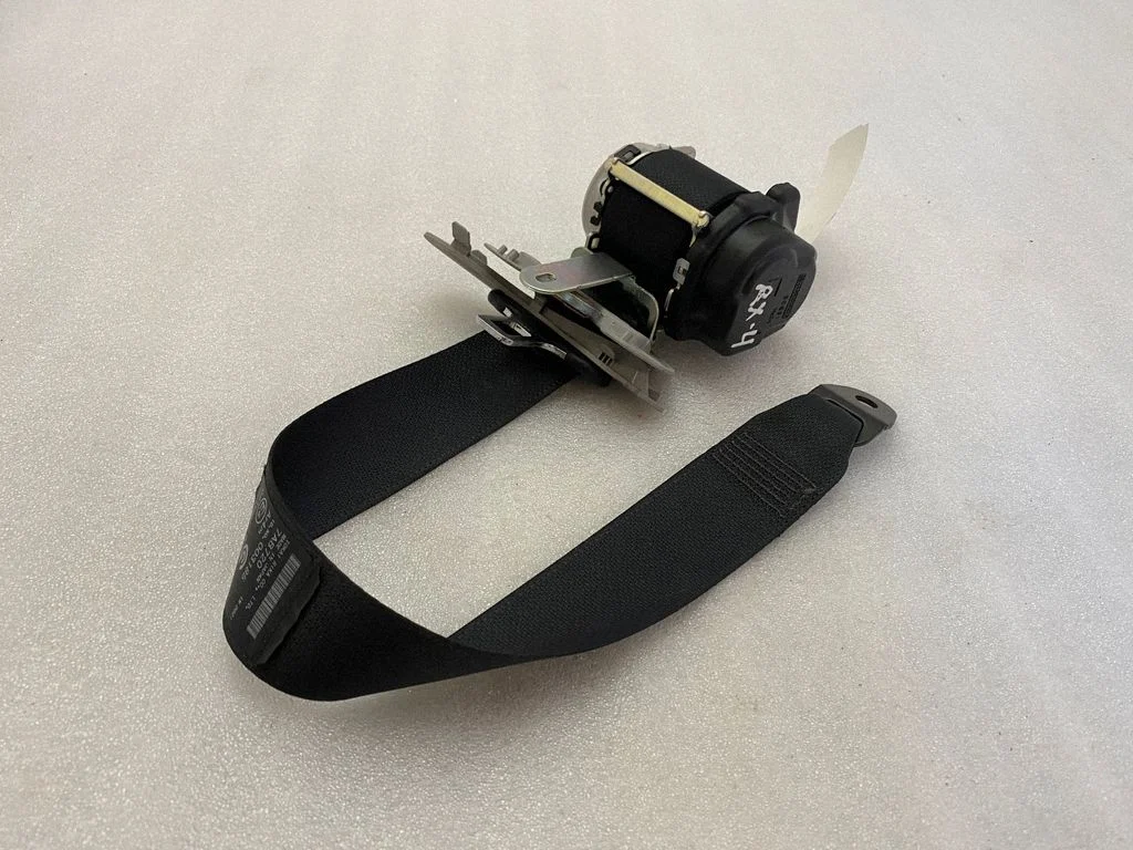 Tagumine turvavöö 7AB720