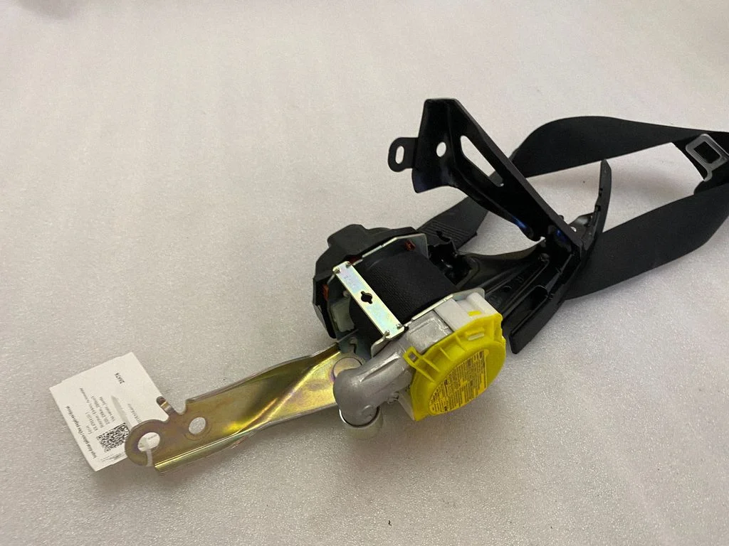 Rear seatbelt – Lexus RX 450H (2016-)