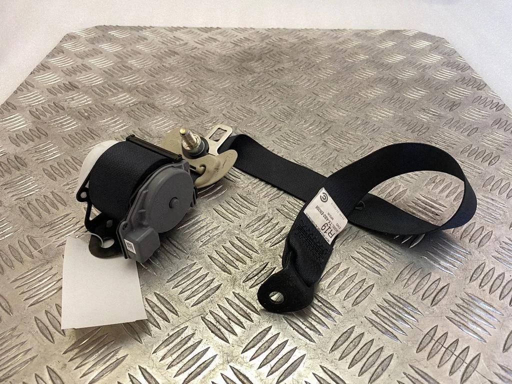 Rear seatbelt – Mitsubishi Outlander (2013-2021)