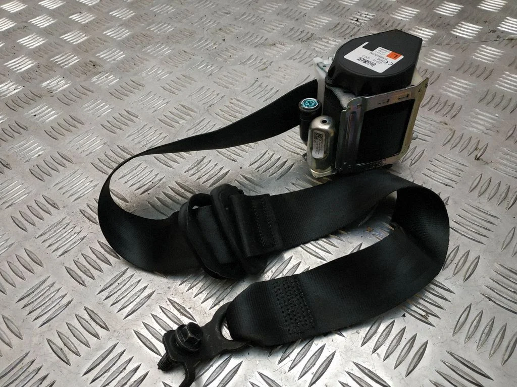 Rear seatbelt 31675721