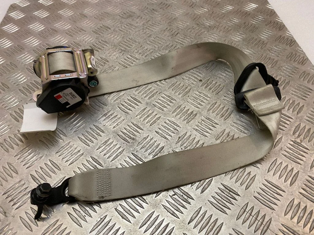Rear seatbelt 39842888