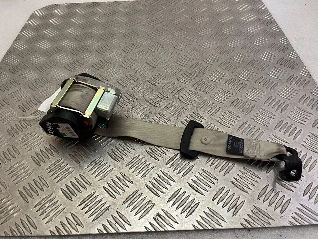 Rear seatbelt 39842888