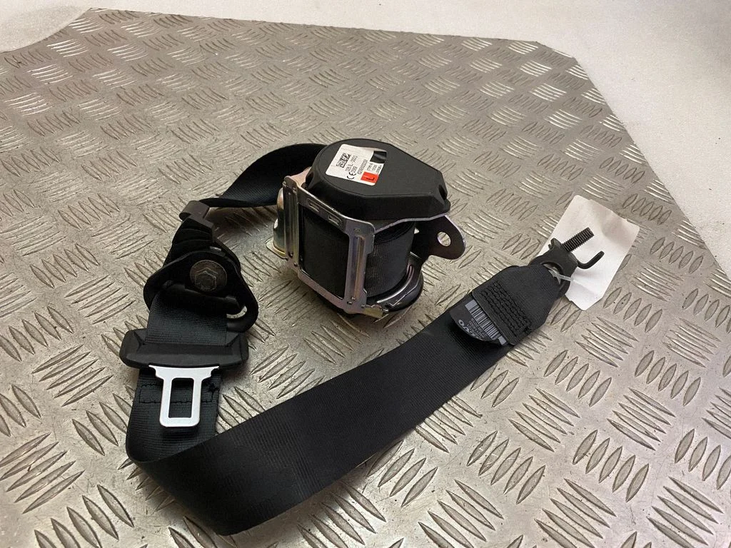Rear seatbelt 31675721