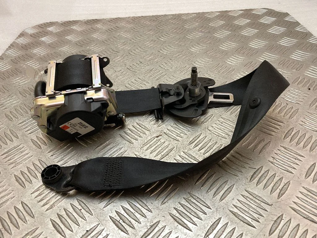 Front seatbelt HY3261B09AC