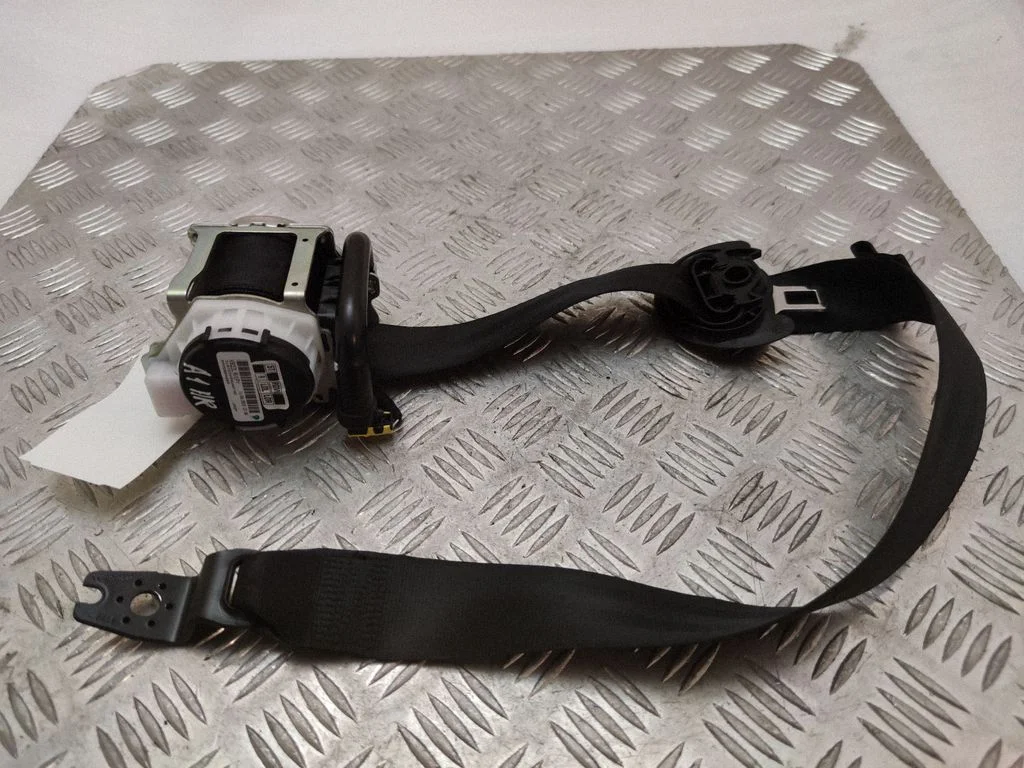 Priekšējā drošības josta 82G857706