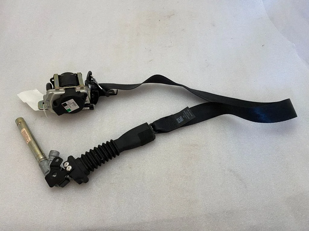 Front seatbelt 88820F1200