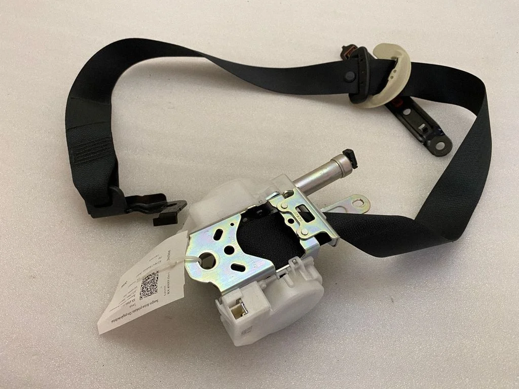 Front seatbelt – Lexus RX 450H (2016-)