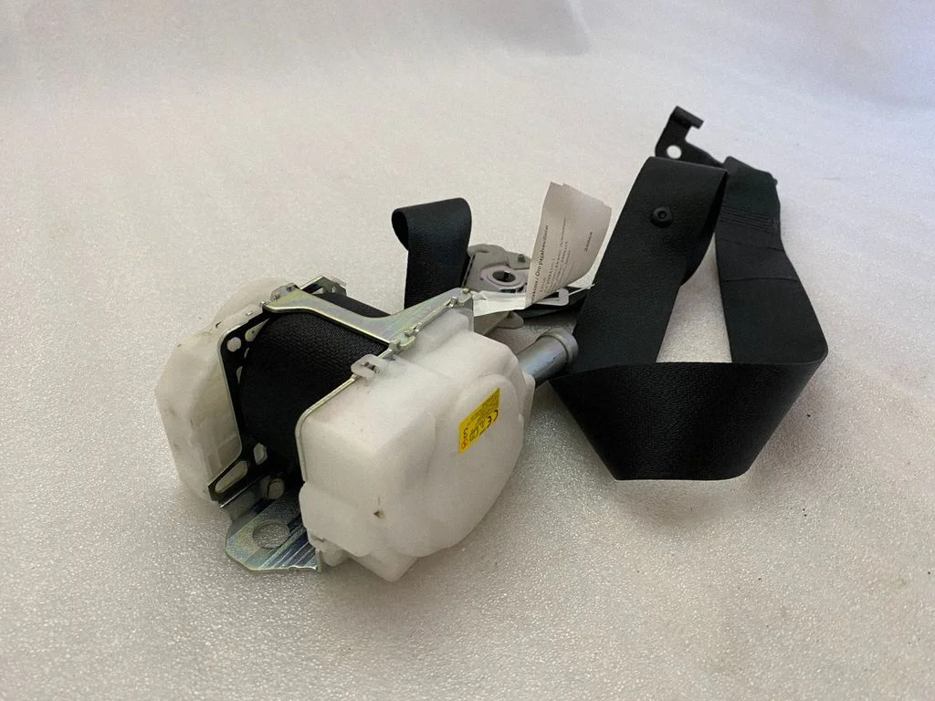 Front seatbelt – Lexus RX 450H (2016-)