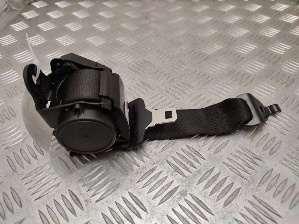 Middle seatbelt (rear) 619185700X